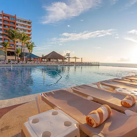 Crown Paradise Club Cancun-2